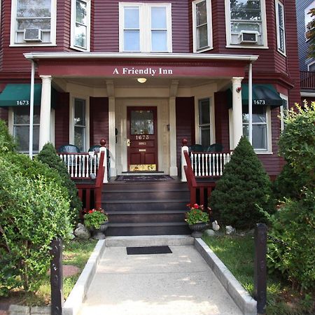 A Friendly Inn At Harvard Кеймбридж Екстериор снимка