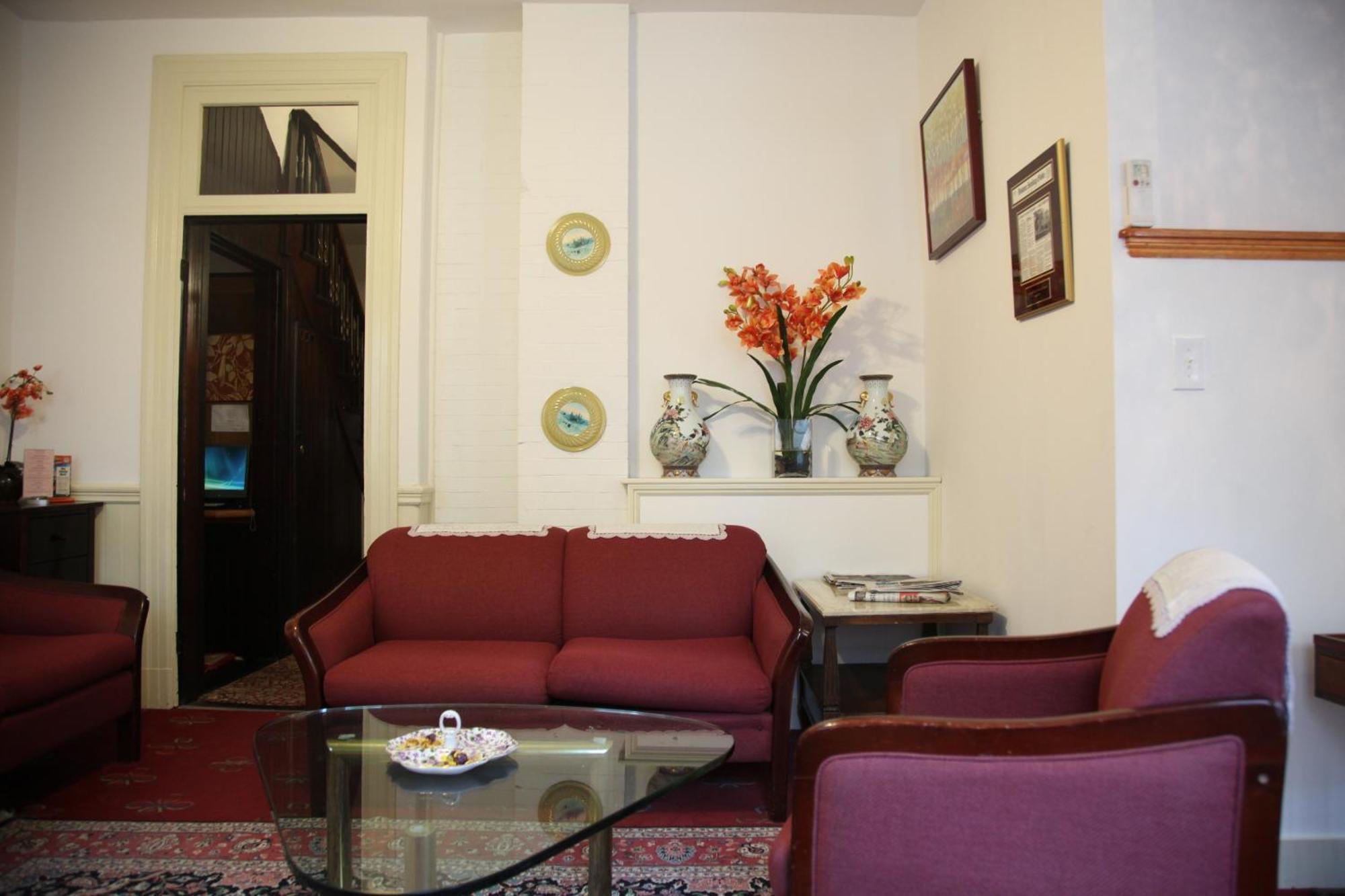 A Friendly Inn At Harvard Кеймбридж Екстериор снимка