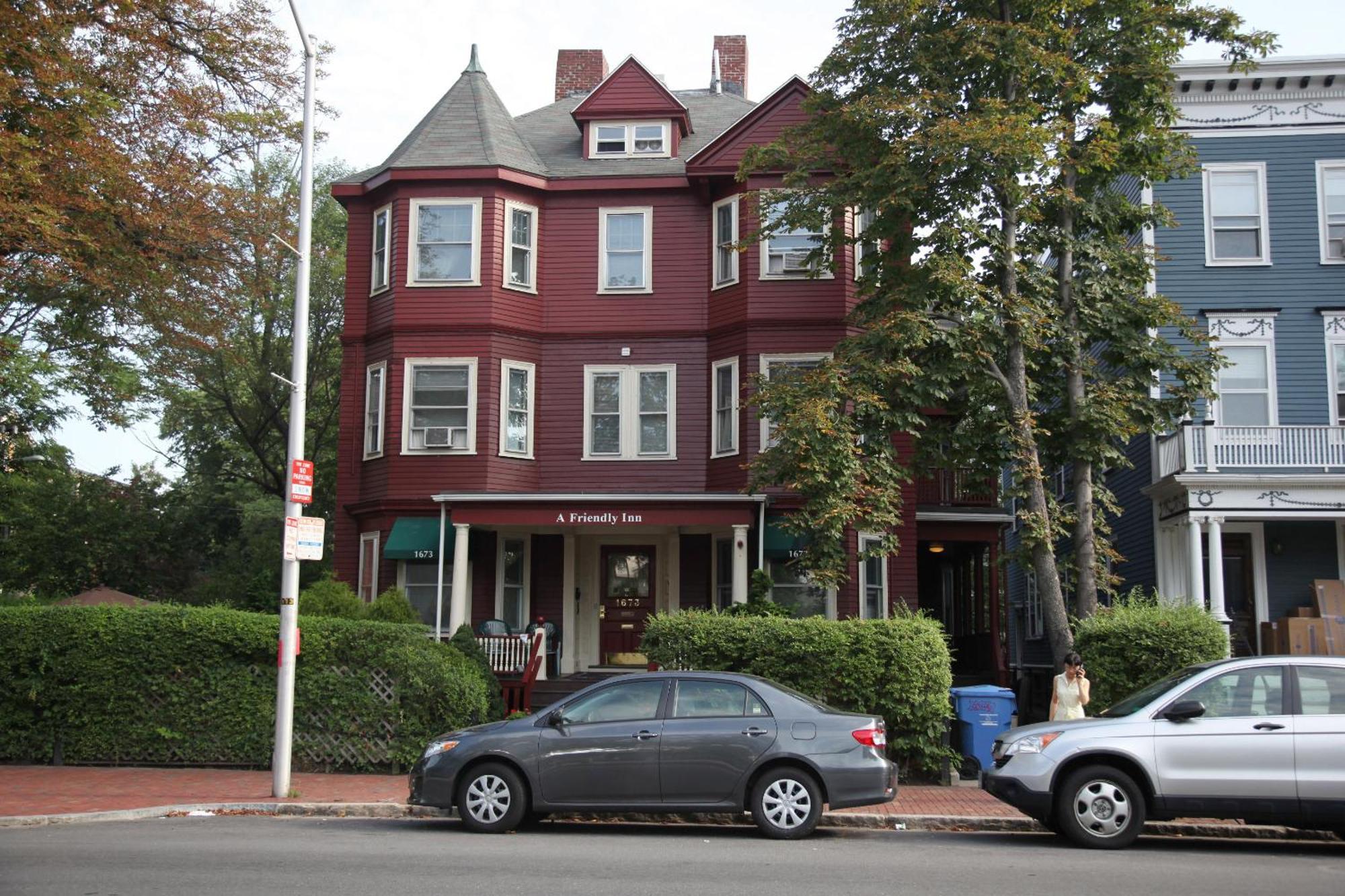 A Friendly Inn At Harvard Кеймбридж Екстериор снимка