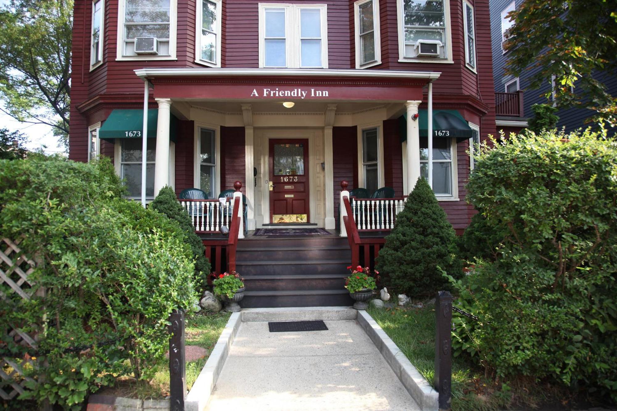 A Friendly Inn At Harvard Кеймбридж Екстериор снимка