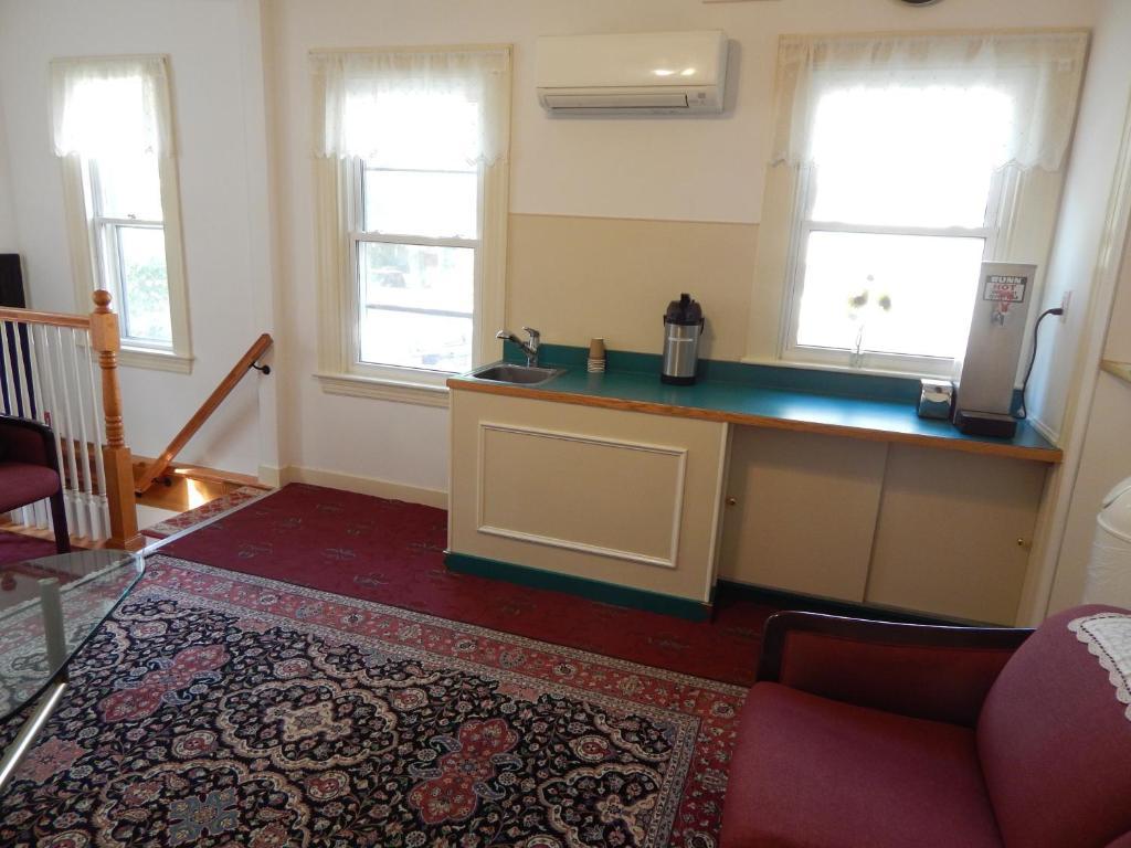 A Friendly Inn At Harvard Кеймбридж Екстериор снимка